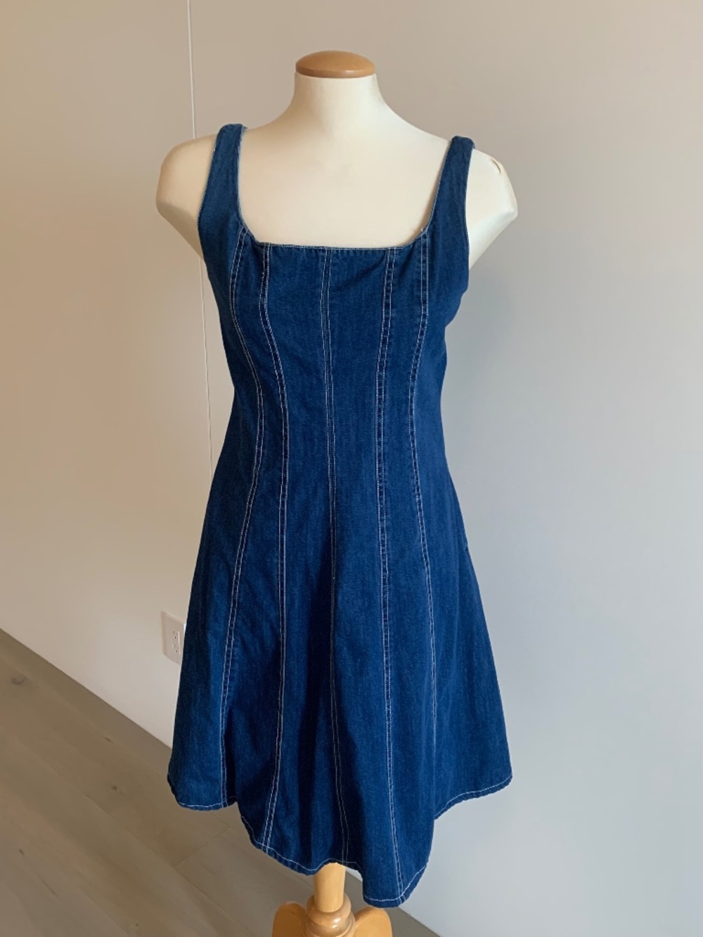Sleeveless denim dress